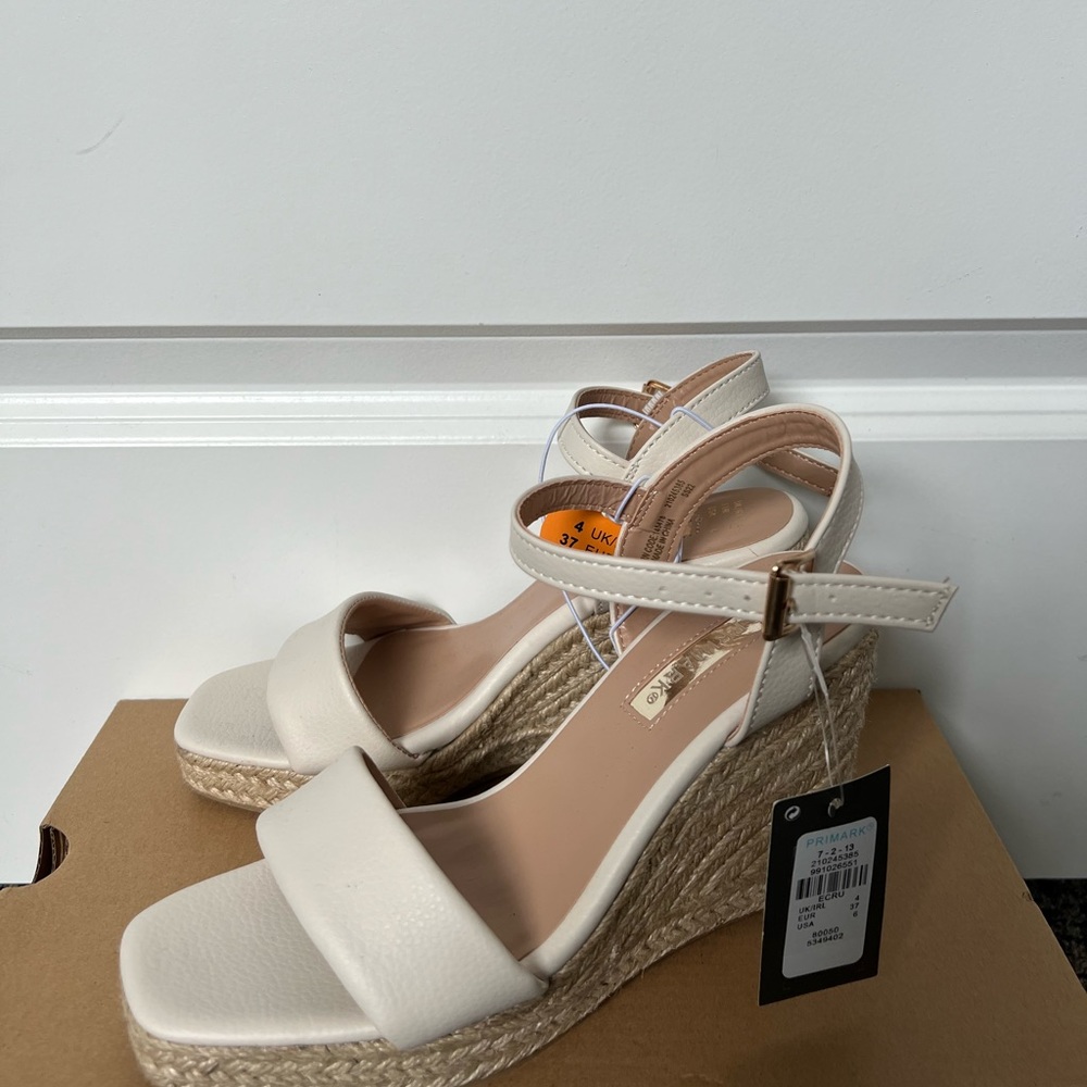 Brand new White Wedges